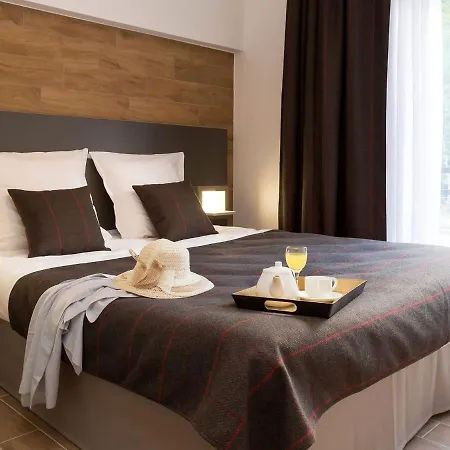 Lejlighed Furnished In An Attractive Town